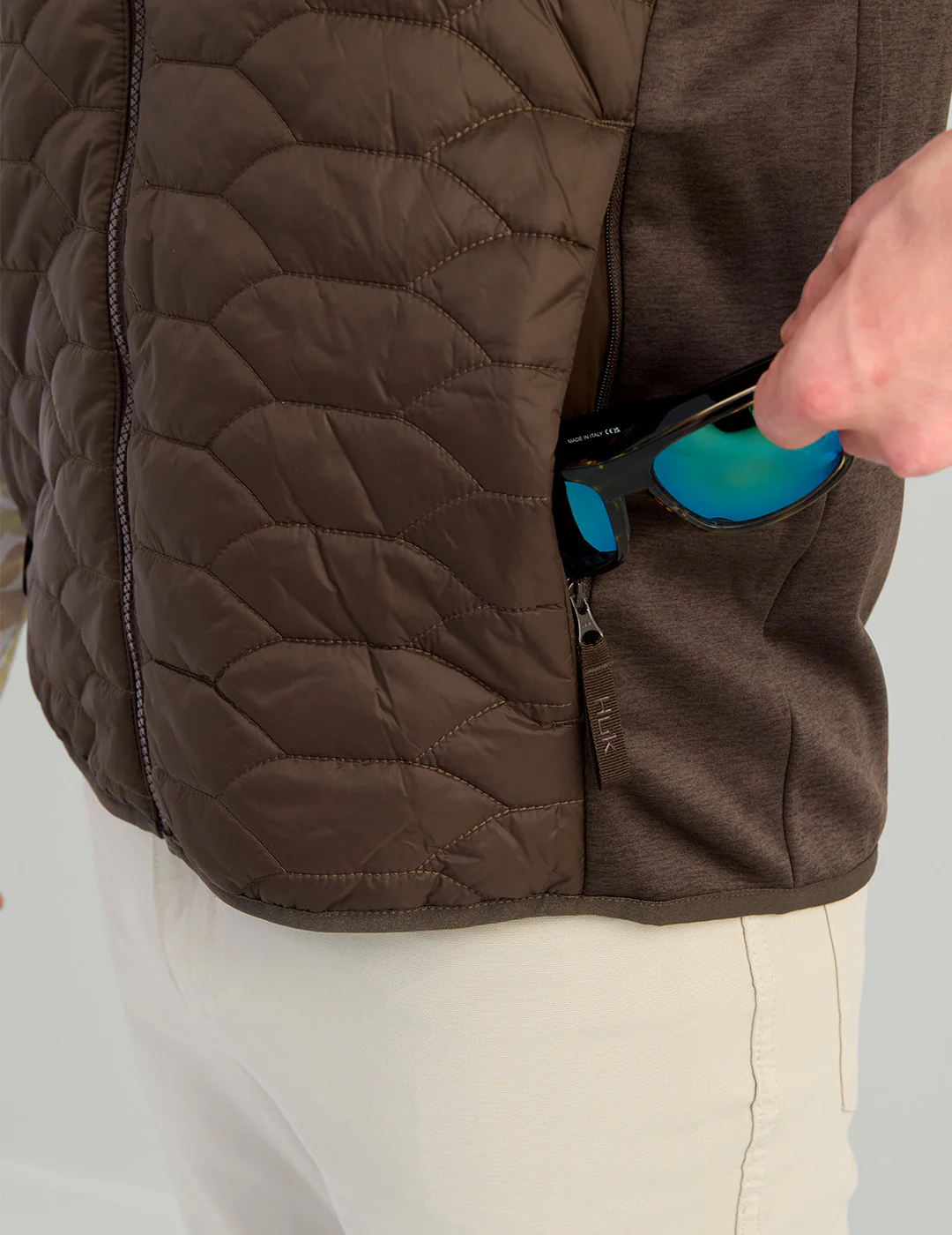 Huk Scale Hybrid Vest - Image 5